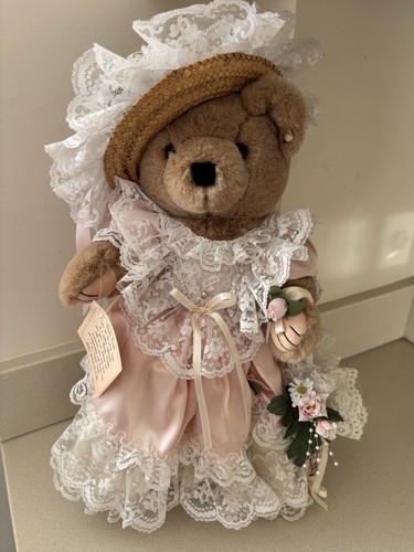 Bearly bear vintage - bear,