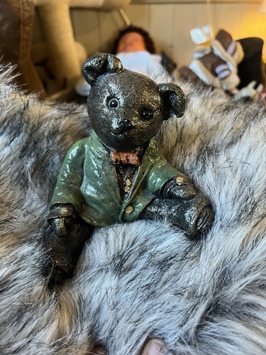 Teddy bear figurine - teddy,