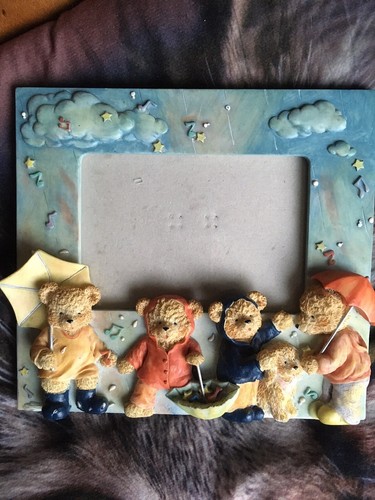 Resin teddy bear photo - resin,